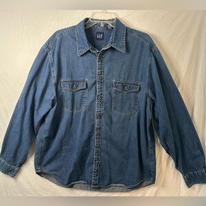 GAP Men’s Chambray Denim Button Down Shirt Size Large Long Sleeve classic